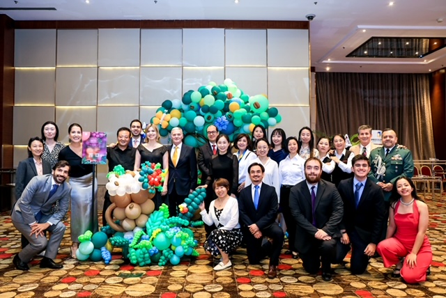 La Embajada de Colombia en Beijing celebró el 213 aniversario de la Independencia Nacional