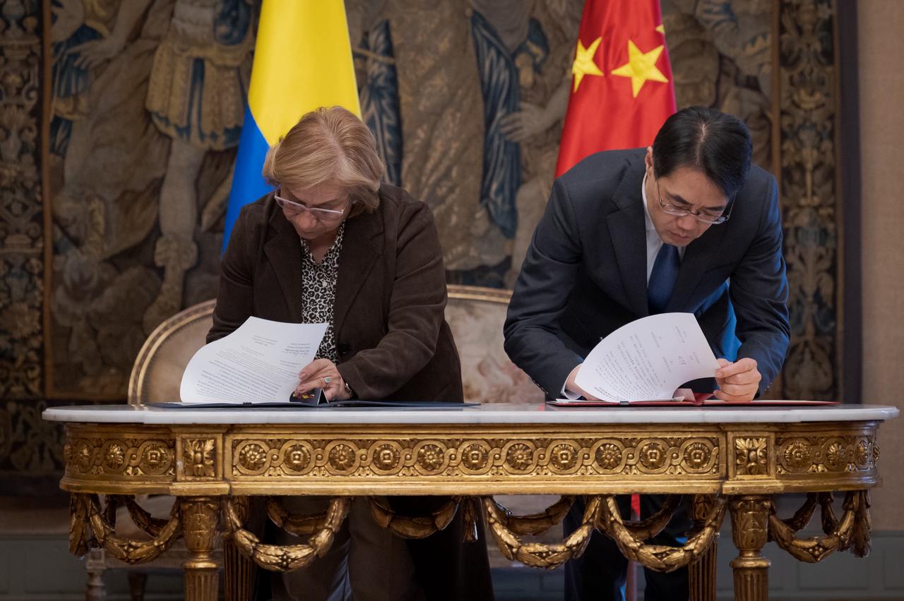 Colombia y China sellan alianza para acelerar la transformación digital y energética del país