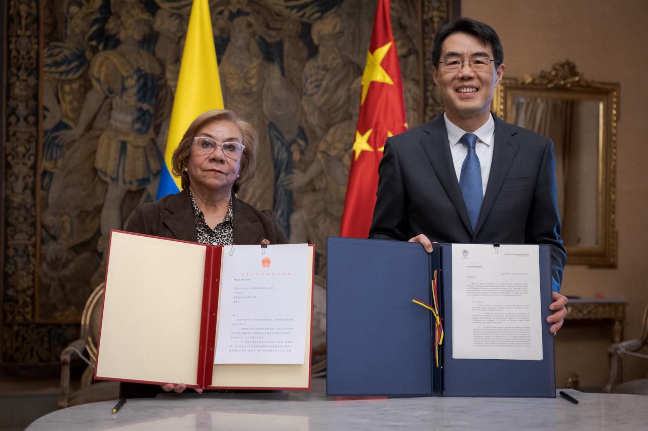 Colombia y China sellan alianza para acelerar la transformación digital y energética del país