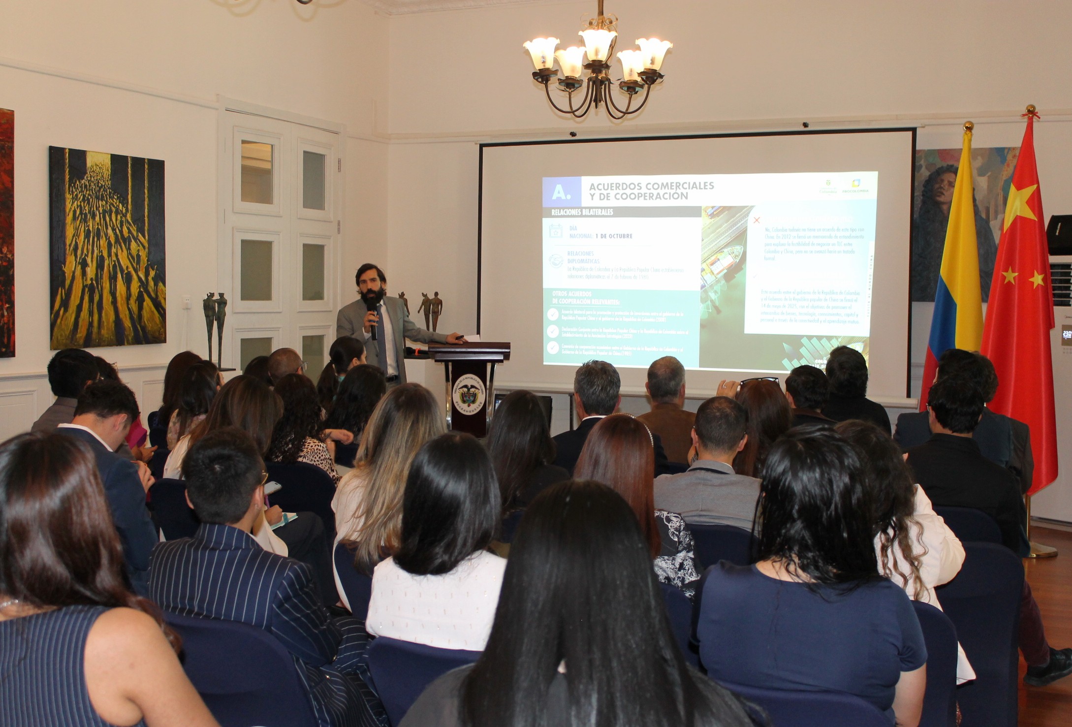 Delegación de la Universidad EAN visita la Embajada de Colombia en China y fortalece la cooperación académica y tecnológica