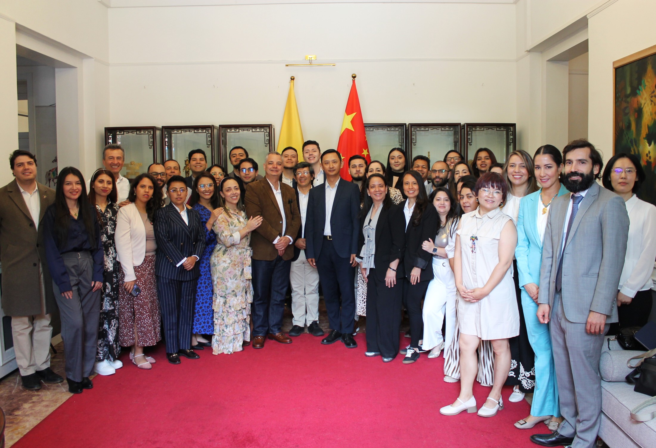Delegación de la Universidad EAN visita la Embajada de Colombia en China y fortalece la cooperación académica y tecnológica