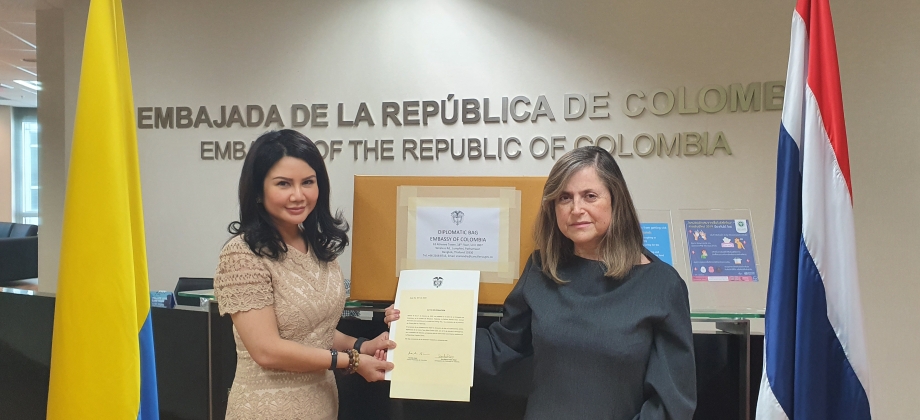 Compañía tailandesa realizó donación de 2.400 tapabocas quirúrgicos para la comunidad colombiana en China