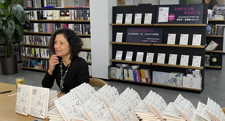 Este 2023, Pilar Quintana llega al mercado chino con su libro “La Perra”
