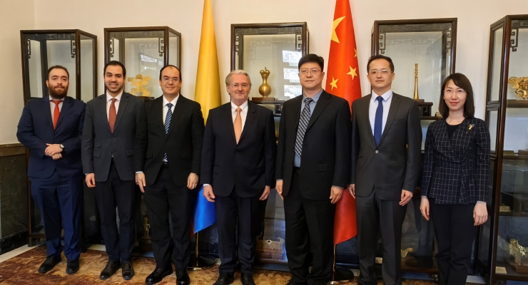 La Embajada de Colombia Sostiene Encuentro con Representantes del Laboratorio de Exploración del Espacio Profundo de la R.P. China