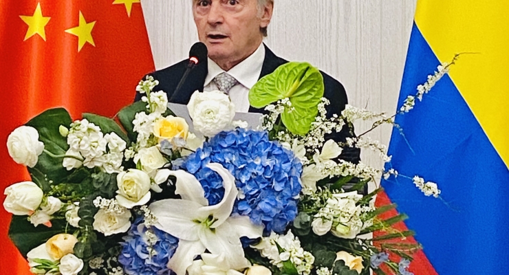Embajador Sergio Cabrera.