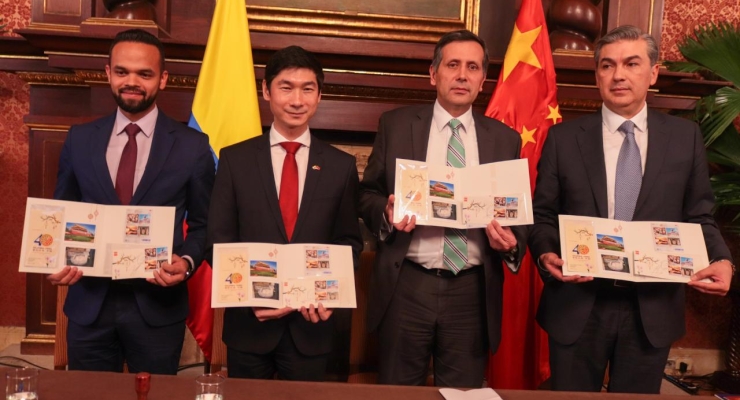 Viceministro de Relaciones Exteriores presidió el acto de lanzamiento de la estampilla conmemorativa del aniversario de relaciones diplomáticas con China