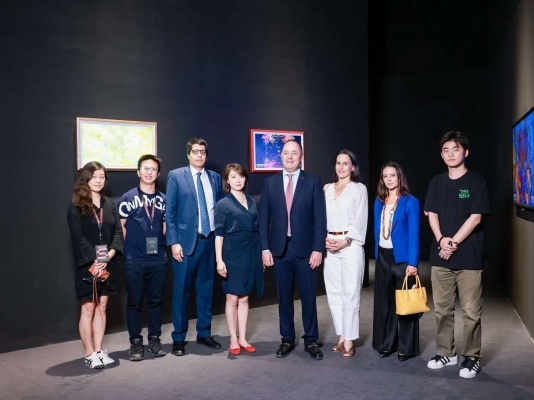 La Embajada de Colombia en China presenta a los artistas digitales Sergio Mantilla y Miguel Chaparro en la Semana Internacional del Diseño de Beijing